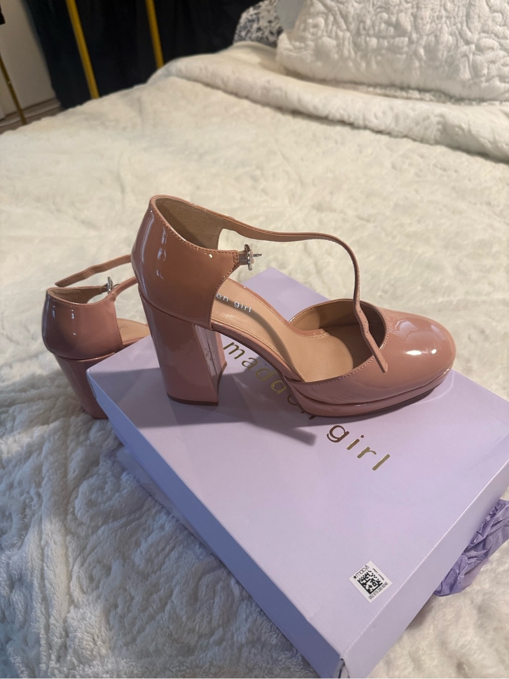 Steve Madden Pink Patent Mary Jane Block Heels - Picture 3 of 4
